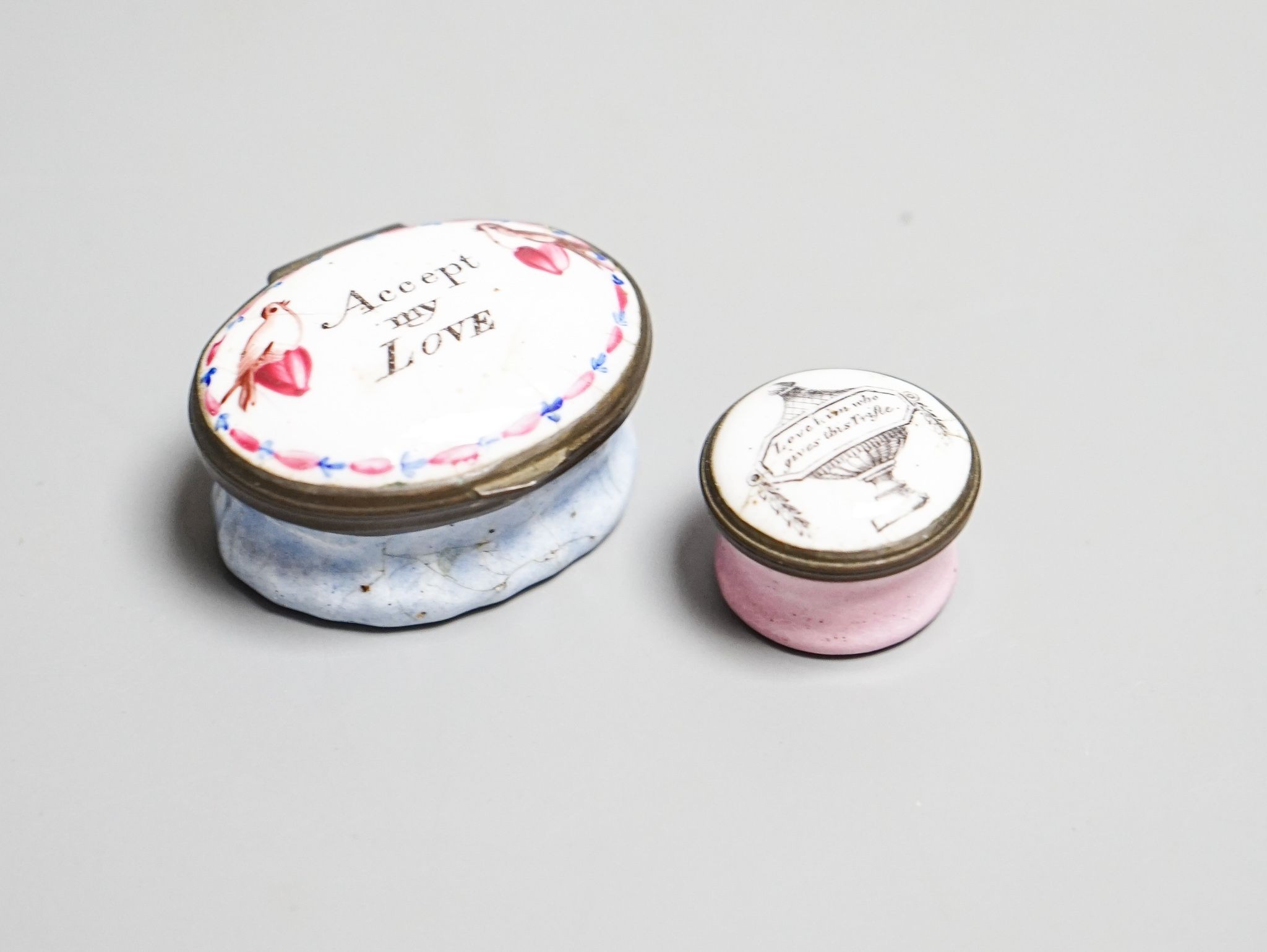 A South Staffordshire enamel patch box and pill box, largest 4 cm